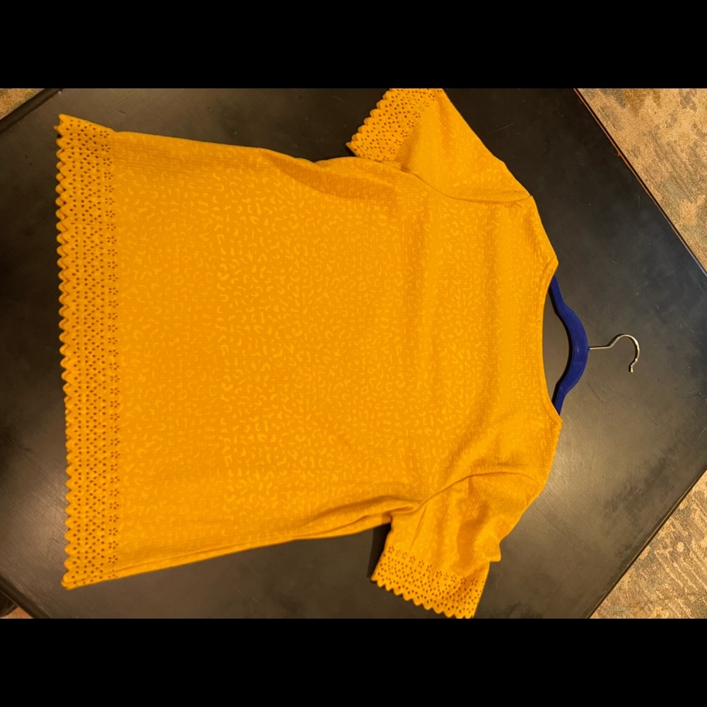 Women’s Chances R gold blouse size L